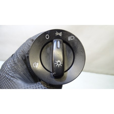 PRZEŁĄCZNIK ŚWIATEŁ VOLKSWAGEN GOLF V 1.6 