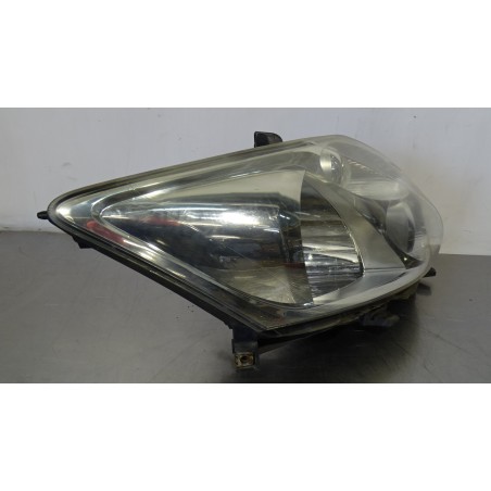 LAMPA PRAWA PRZEDNIA TOYOTA AURIS 2.0D4D 81110-02470