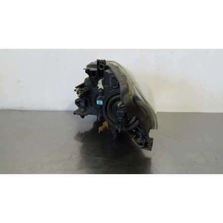 LAMPA PRAWA PRZEDNIA TOYOTA AURIS 2.0D4D 81110-02470