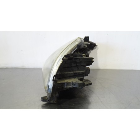 LAMPA PRAWA PRZEDNIA TOYOTA AURIS 2.0D4D 81110-02470