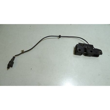 ZAMEK MASKI VOLKSWAGEN  PASSAT B6 2.0TFSI 3C1823509D