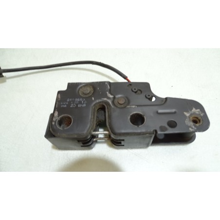 ZAMEK MASKI VOLKSWAGEN  PASSAT B6 2.0TFSI 3C1823509D