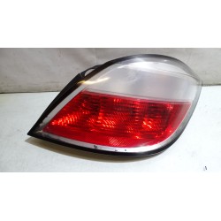 LAMPA PRAWA TYLNA OPEL ASTRA H 1.9CDTI 24451837