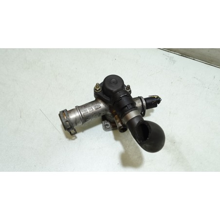 OBUDOWA TERMOSTATU AUDI A4 B6 1.9TDI 138121133A
