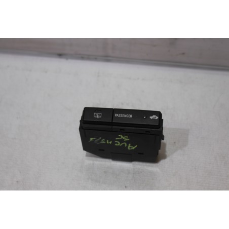PRZEŁĄCZNIK PODGRZEWANIA SZYBY TOYOTA AVENSIS T25 2.0VVTi 84790-05130C