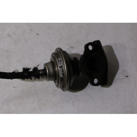 ZAWÓR EGR RECYRKULACJI SPALIN AUDI A4 B5  028131501E