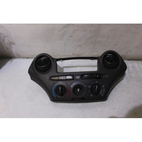 PANEL STEROWANIA NAWIEWU TOYOTA YARIS P1 758277