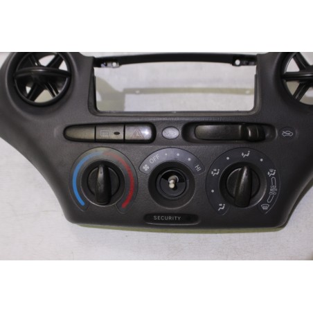 PANEL STEROWANIA NAWIEWU TOYOTA YARIS P1 758277