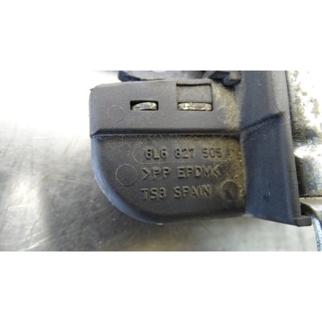 ZAMEK KLAPY BAGAŻNIKA SEAT LEON 1.6 6L6827505A