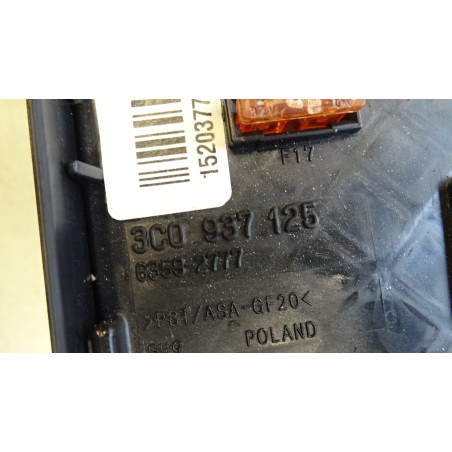 SKRZYNKA BEZPIECZNIKÓW VOLKSWAGEN PASSAT B6 1.9TDI 3C0937125