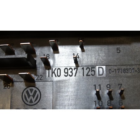 SKRZYNKA BEZPIECZNIKÓW VOLKSWAGEN GOLF VI 2.0TDI 1K0937132F