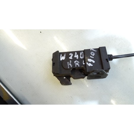ZAMEK MASKI MERCEDES-BENZ W204 C 200 CDI A2048800260