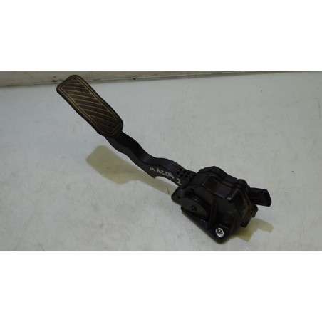 POTENCJOMETR GAZU MAZDA 2 DE 1.3 K4238-7410