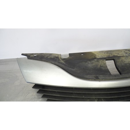 GRILL ATRAPA RENAULT LAGUNA II 1.8  8200390126