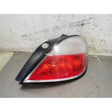 LAMPA PRAWA TYLNA OPEL ASTRA H 1.8 