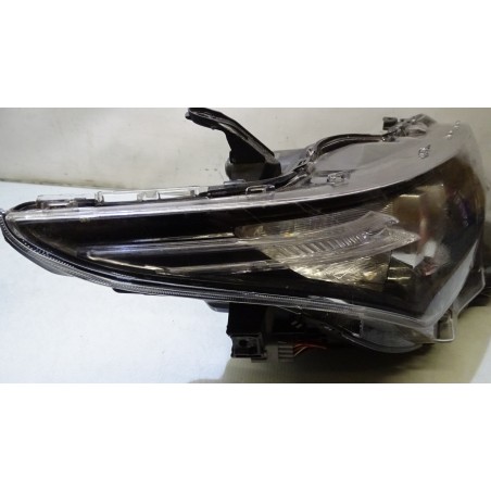 LAMPA PRAWA PRZEDNIA TOYOTA AURIS II LIFT 81110-02K30