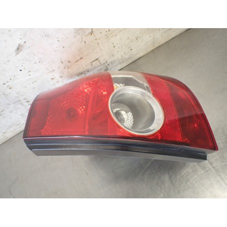 LAMPA PRAWA TYLNA VOLKSWAGEN FOX 1.2 