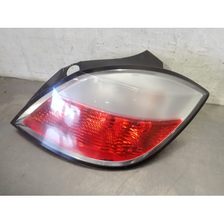 LAMPA PRAWA TYLNA OPEL ASTRA H 1.7CDTI 