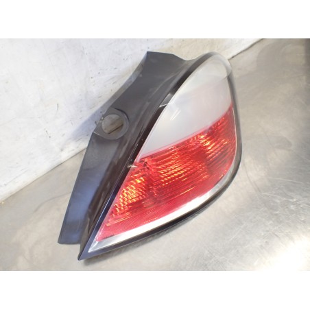 LAMPA PRAWA TYLNA OPEL ASTRA H 1.7CDTI 