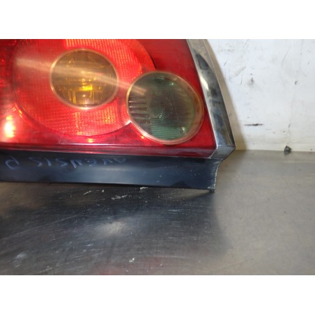 LAMPA PRAWA TYLNA TOYOTA AVENSIS T25 2.0D4D 