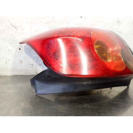 LAMPA PRAWA TYLNA TOYOTA AVENSIS T25 2.0D4D 