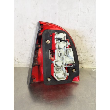 LAMPA LEWA TYLNA VOLKSWAGEN PASSAT B5 FL 1.9 