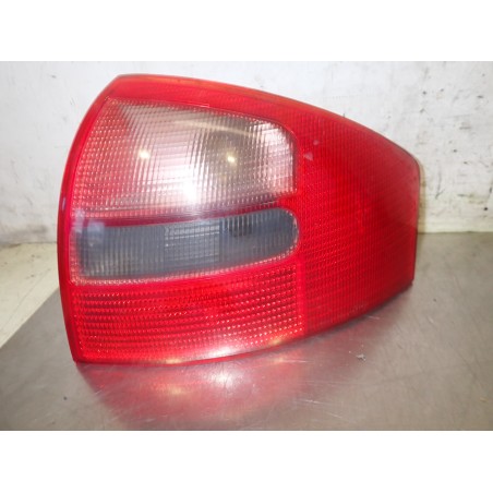 LAMPA PRAWA TYLNA AUDI A6 C5 2.5 