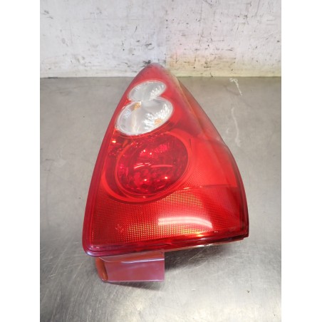 LAMPA PRAWA TYLNA MAZDA 5 2.0 