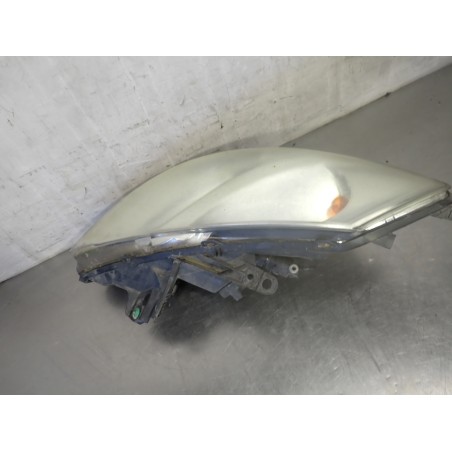 LAMPA PRAWA PRZEDNIA RENAULT CLIO III LIFT 1.5  8200892495