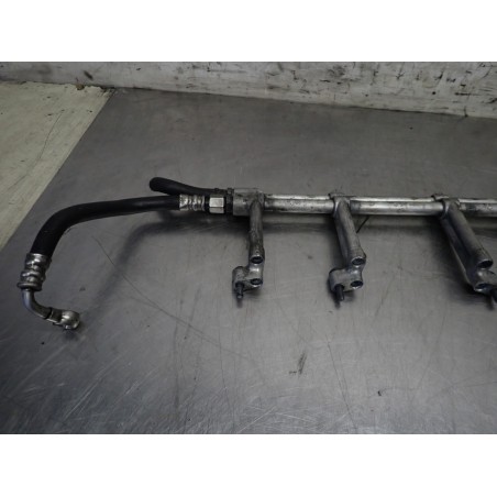 LISTWA WTRYSKOWA LEWA VOLKSWAGEN TOUAREG 5.0