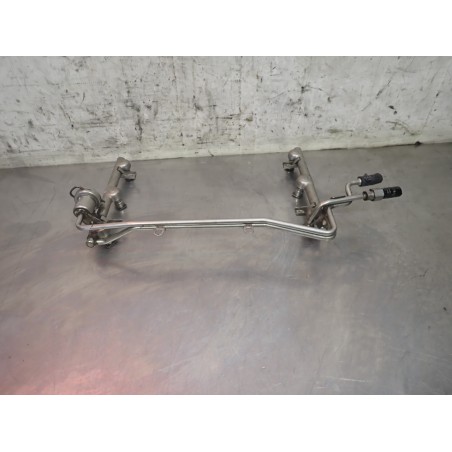 LISTWA WTRYSKOWA AUDI A6 C5 LIFT 06C133681J