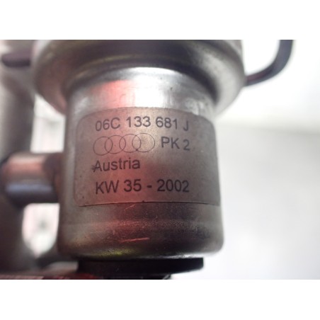 LISTWA WTRYSKOWA AUDI A6 C5 LIFT 06C133681J