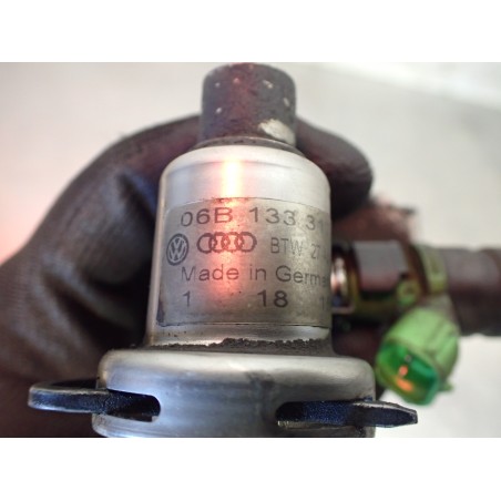 LISTWA WTRYSKOWA VOLKSWAGEN PASSAT B5 FL 06B133317L 06B906031A