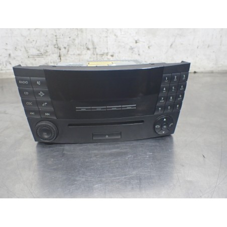 RADIO MERCEDES-BENZ W211 E220 2.2 A2118209789