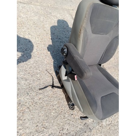 FOTEL KIEROWCY OPEL VIVARO 1.9DCI 