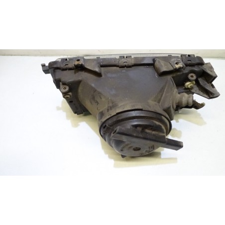 LAMPA PRAWA PRZEDNIA AUDI 80 B3 132884-01