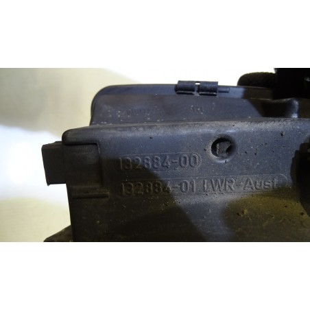 LAMPA PRAWA PRZEDNIA AUDI 80 B3 132884-01