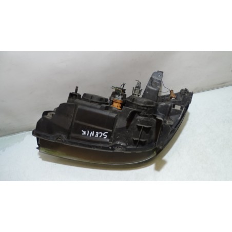 LAMPA PRAWA PRZEDNIA RENAULT SCENIC 1,9 DCI  