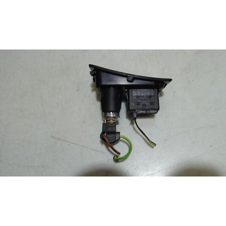 AUX GNIAZDO ZAPALNICZKI BMW E87 118D