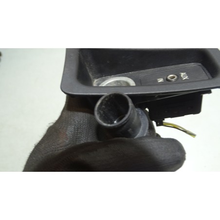 AUX GNIAZDO ZAPALNICZKI BMW E87 118D