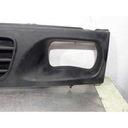 GRILL ATRAPA DAEWOO LUBLIN III 3352-8203220