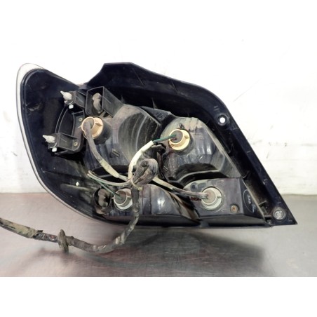 LAMPA PRAWA TYLNA MITSUBISHI OUTLANDER I 