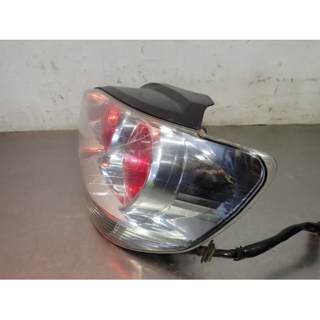 LAMPA PRAWA TYLNA MITSUBISHI OUTLANDER I 