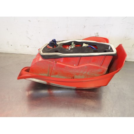 LAMPA PRAWA TYLNA TOYOTA URBAN CRUISER 