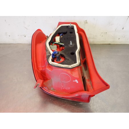 LAMPA PRAWA TYLNA TOYOTA URBAN CRUISER 