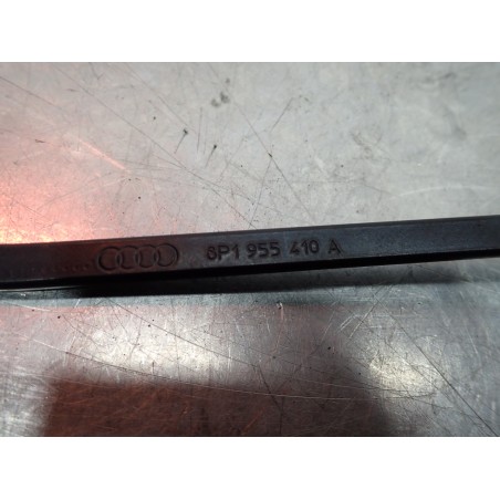 RAMIĘ WYCIERACZKI PRZÓD PRAWE AUDI A3 8P 8P1955410A