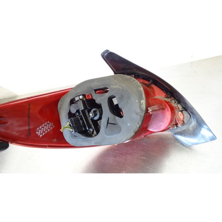 LAMPA PRAWA TYLNA PEUGEOT 206 1.6 