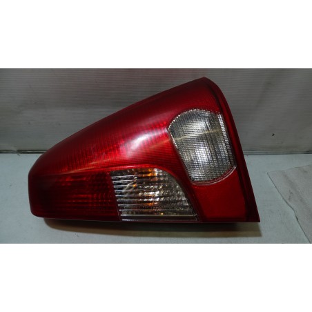 LAMPA PRAWA TYLNA DACIA LOGAN 1.5 