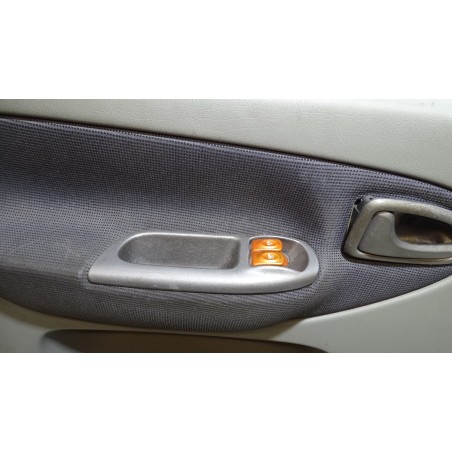 BOCZEK DRZWI LEWY PRZEDNI RENAULT SCENIC RX4 1.9DCI 8200067026B