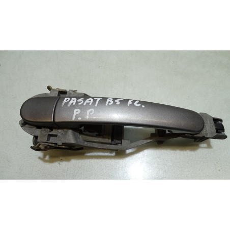 KLAMKA PRAWA PRZEDNIA ZEWNĘTRZNA VOLKSWAGEN PASSAT B5 FL 1.9 3B0837885